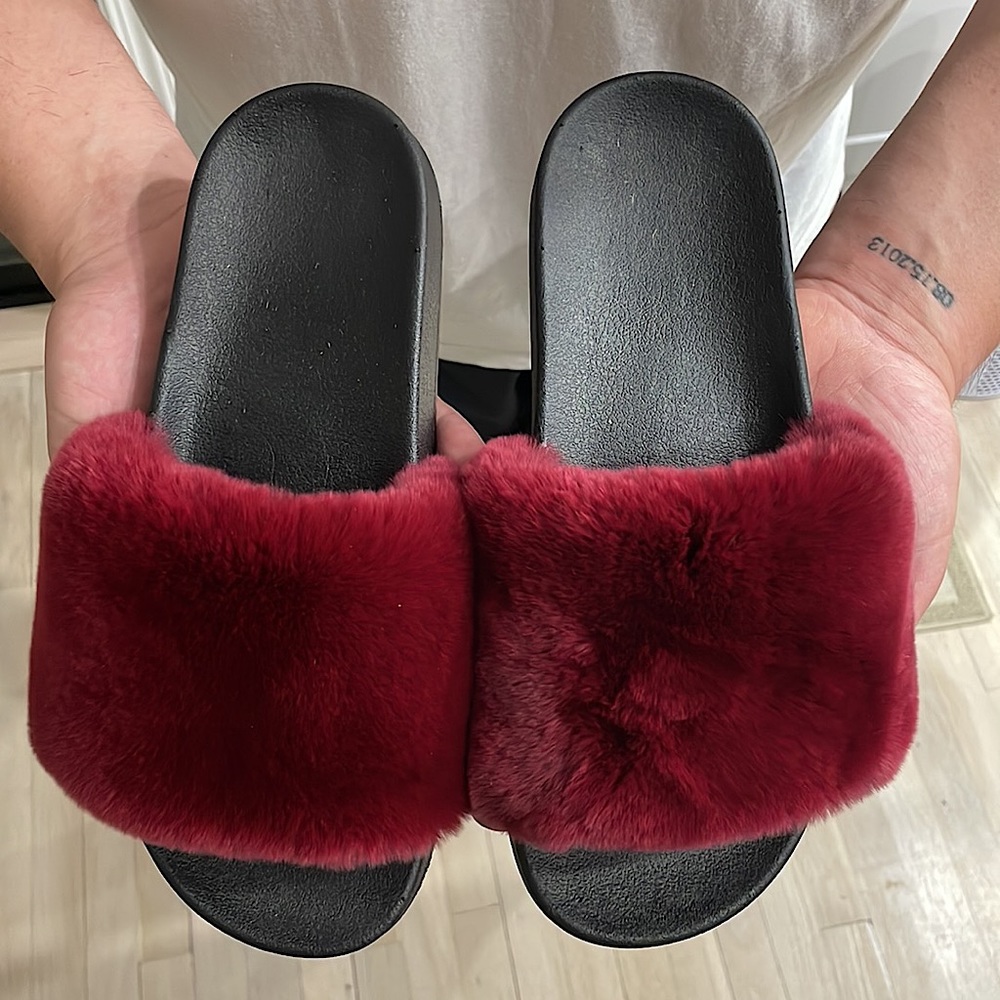 100% Genuine Rabbit Fur Slides - Burgundy